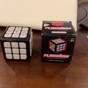 Kids Flashdash winning fingers game, slightly used